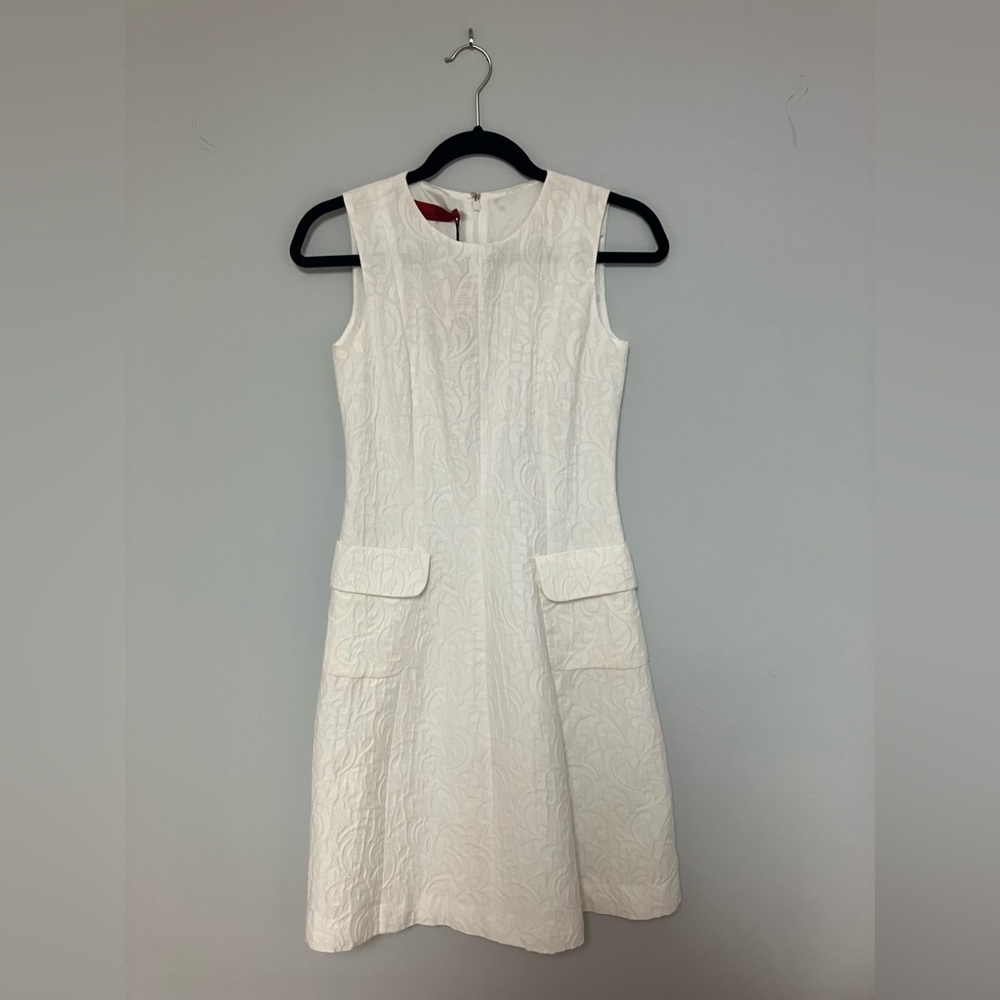 NWT CAROLINA HERRARA WHITE DRESS - SIZE 2